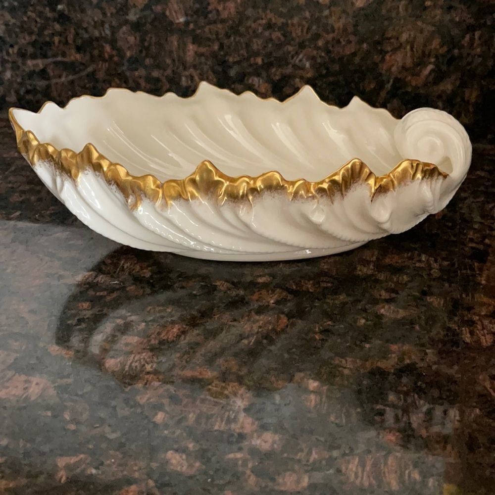Lenox Acanthus Gold Edge Oval Dish 9 inches